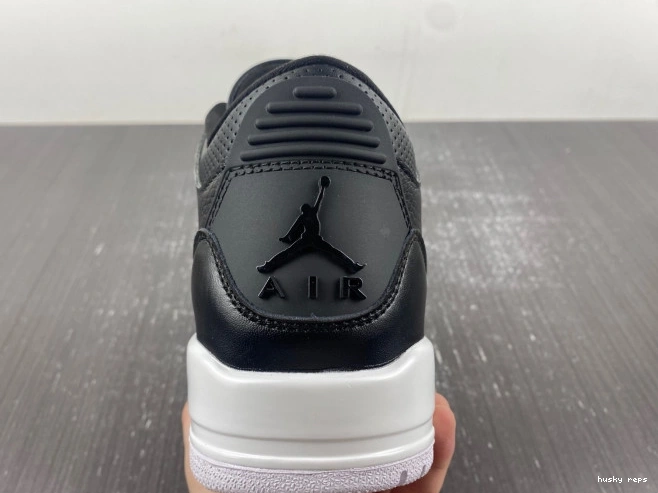 Cheap Husky (2016) Monday Retro Cyber 3 136064-020 Jordan 0719